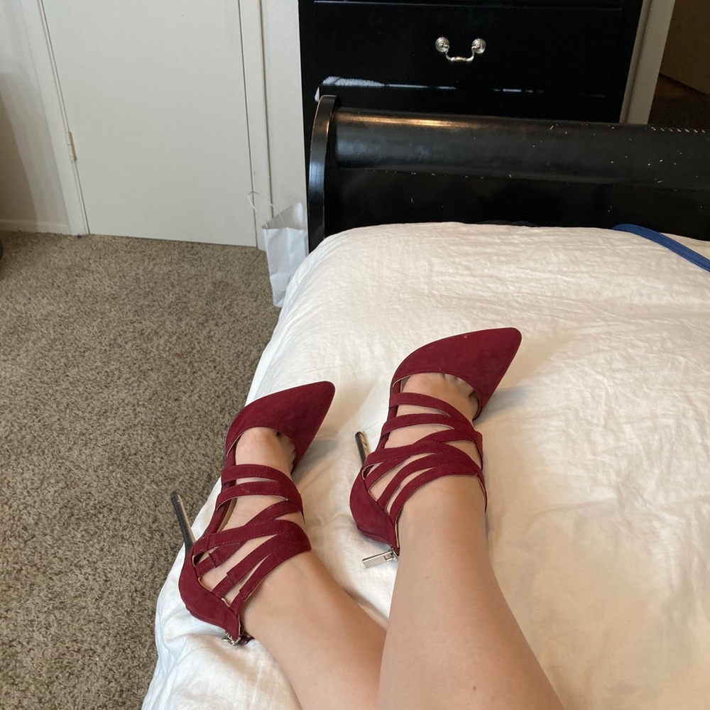 Red heels - Picture 3 of 3